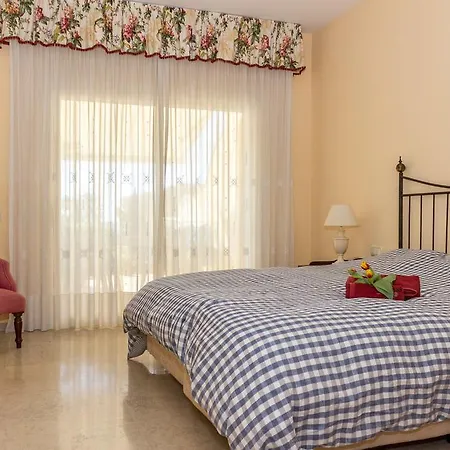 Apartamento Trocadero Beach Апартаменты *